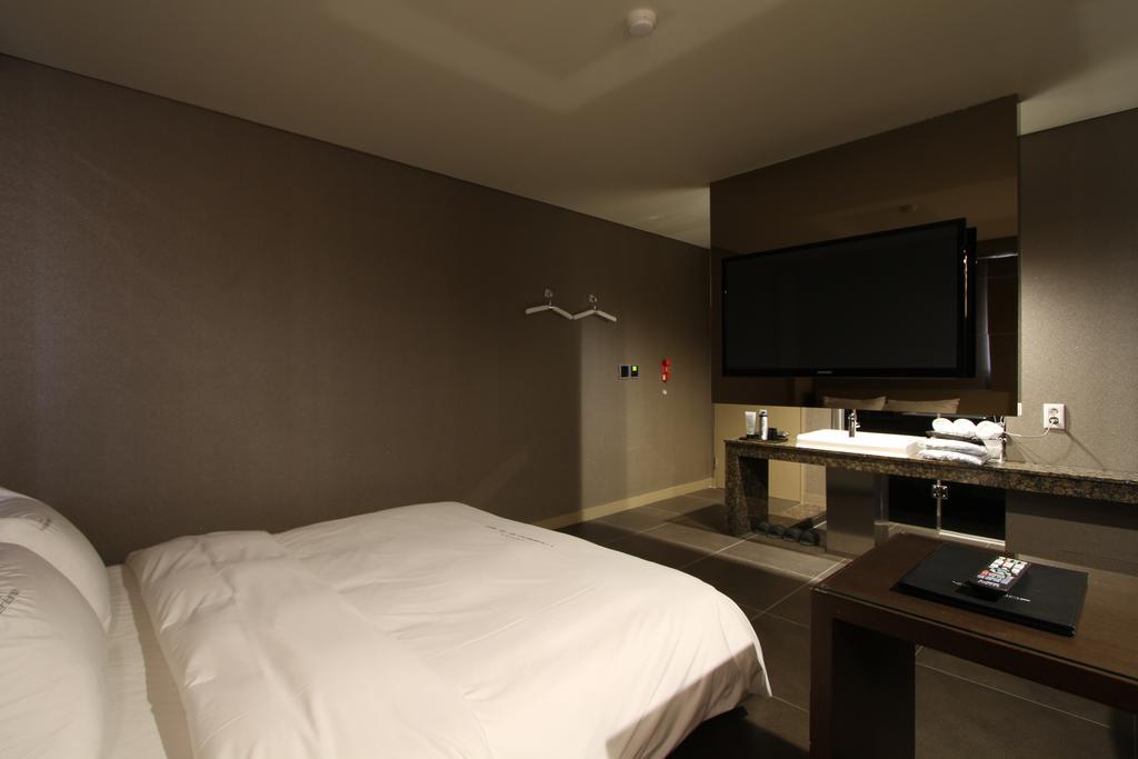 Valentine Hotel Goyang Room photo