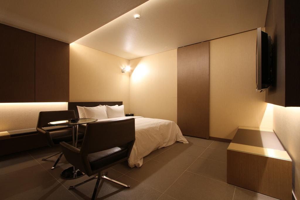 Valentine Hotel Goyang Room photo