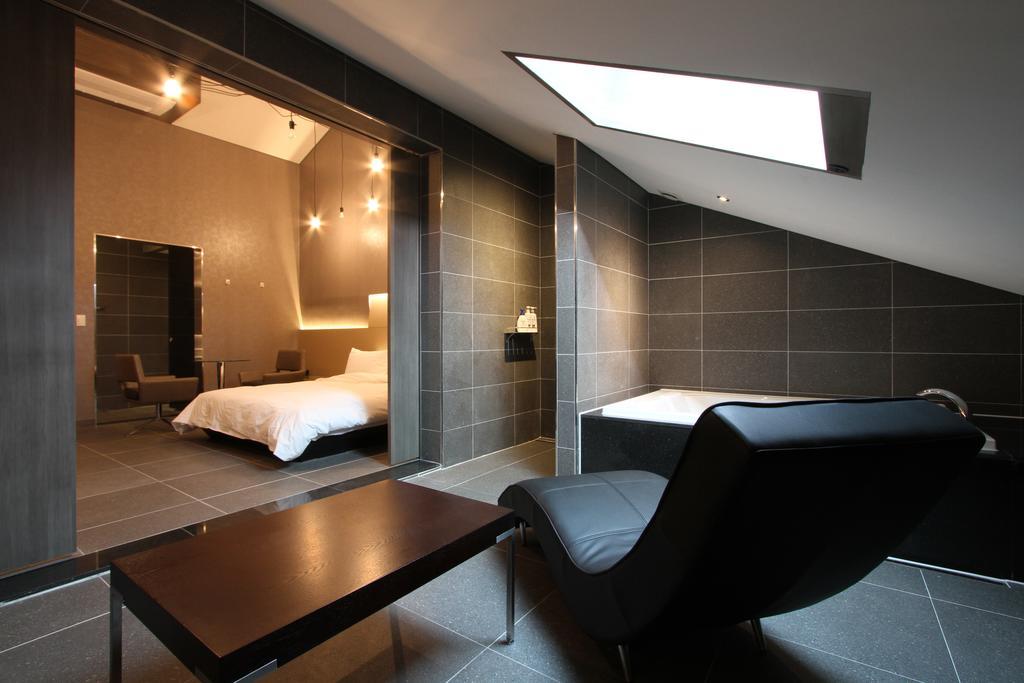 Valentine Hotel Goyang Room photo