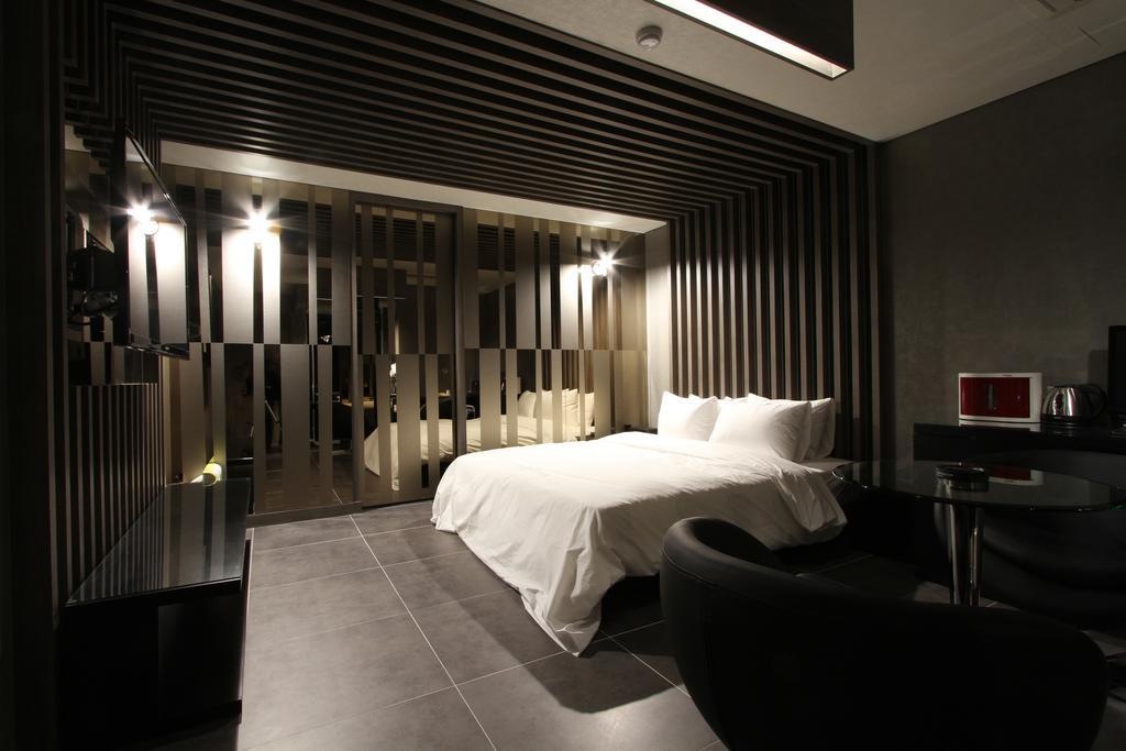 Valentine Hotel Goyang Room photo
