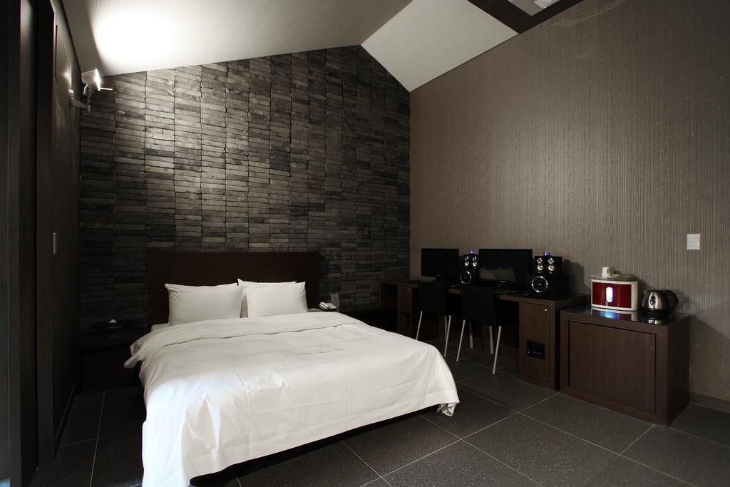 Valentine Hotel Goyang Exterior photo